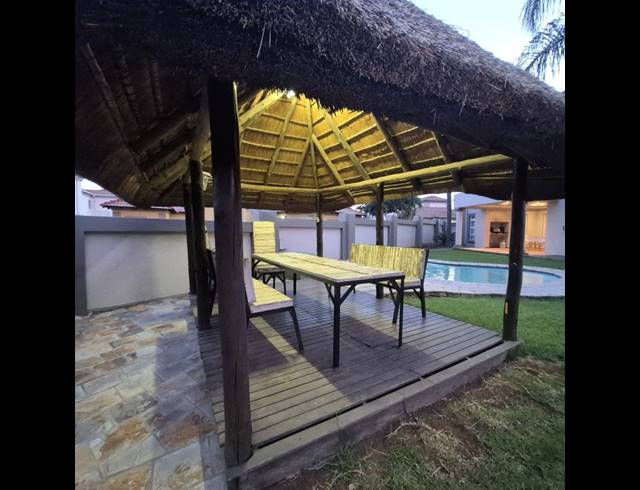 5 BEDROOM HOUSE FOR SALE IN RUIMSIG